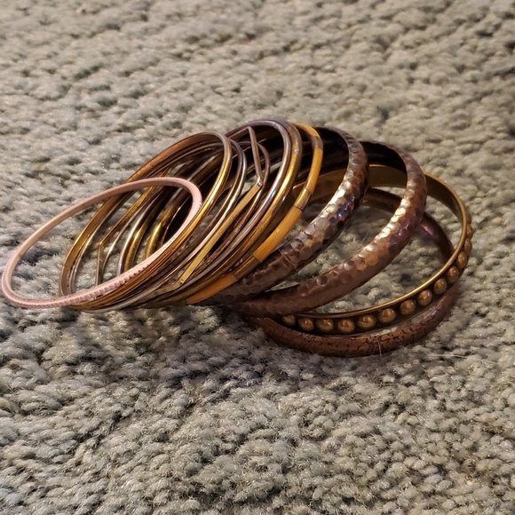 LOT of 13 Mixed Bangle Bracelets - Picture 7 of 9